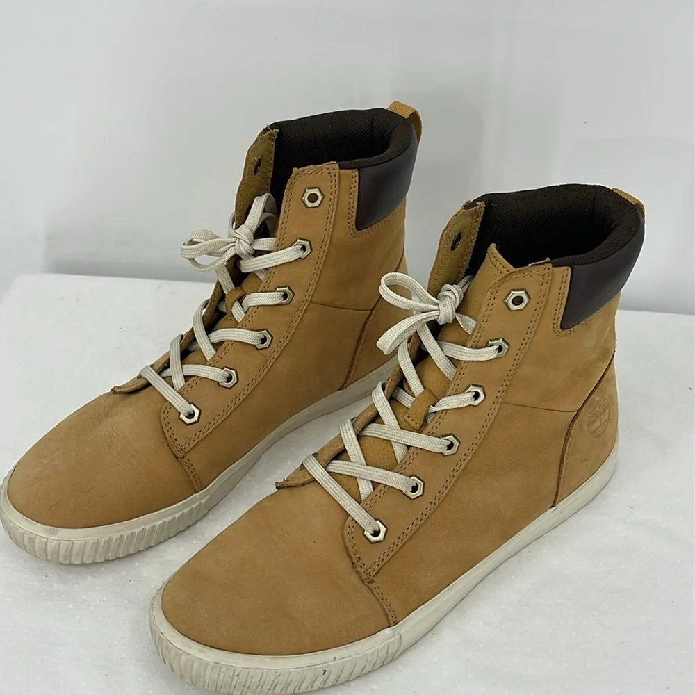 TINBERLAND SIZE 9.5 Tan High-Top Women’s Ankle Boots